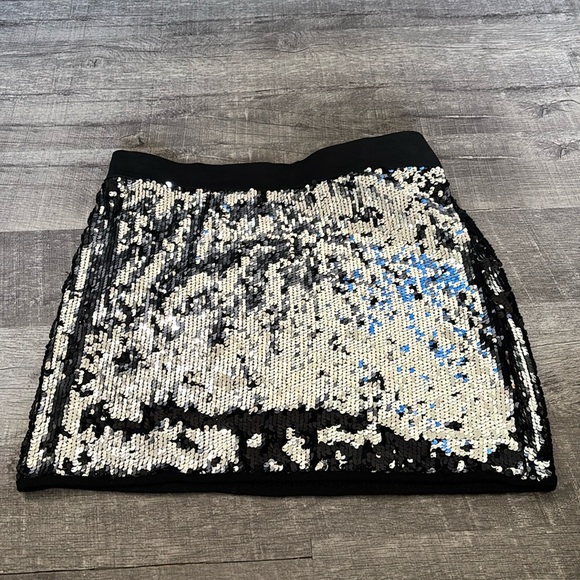 DEB Silver Sequin Mini Skirt - Picture 2 of 7